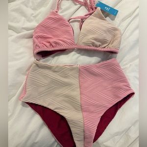 Adorable CupShe reversible swimsuit NWT. Get 4 styles in one bikini!